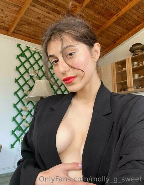 molly g sweet sex model image