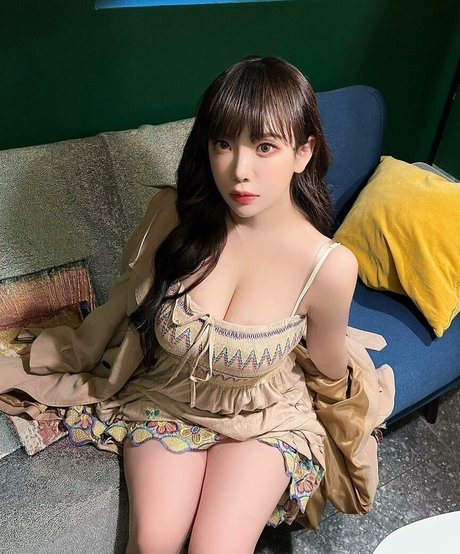 dami amond high quality model picture