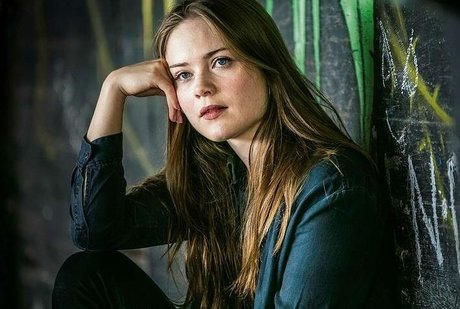 Hera Hilmar pretty model picture