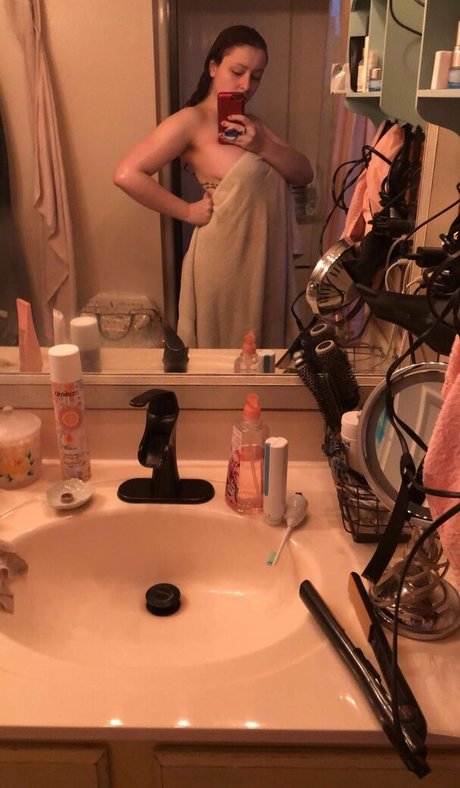 Weirdgirl2364 model sex pic