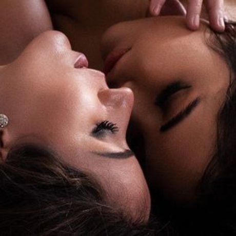 Aurelie Gomes naked star galleries