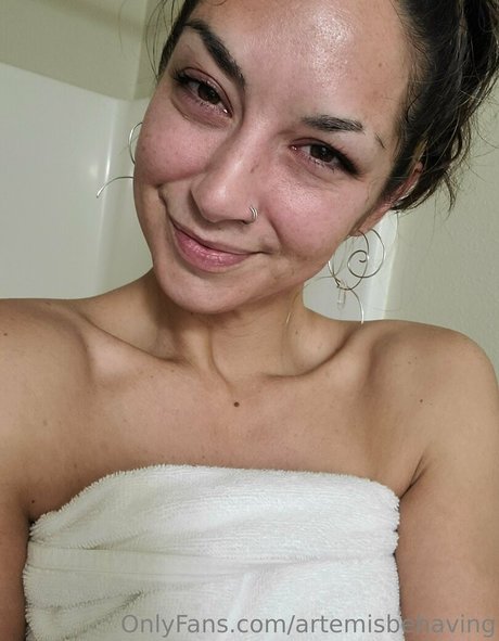 artemisbehaving adult model gallery