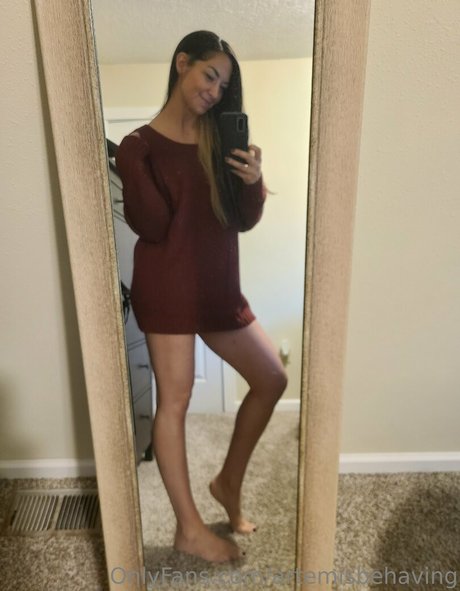 artemisbehaving sexy actress picture