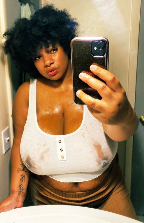 PlusSizeFairy nude actress img