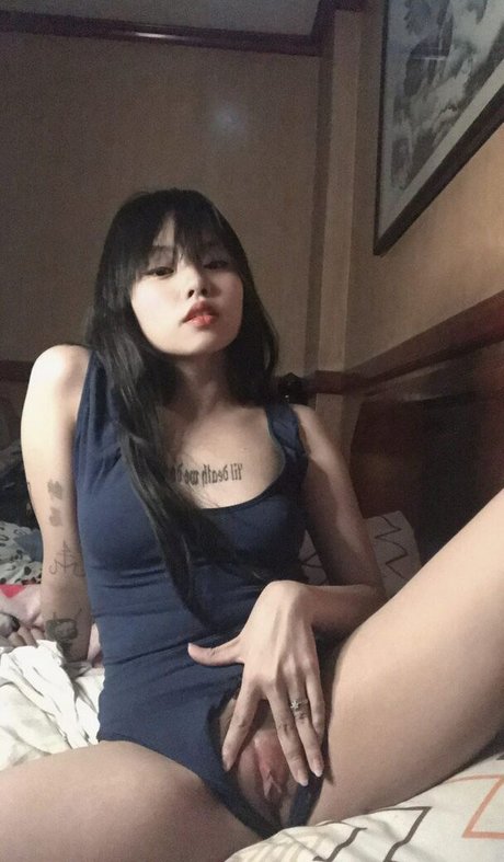 on1ashie erotic model gallery