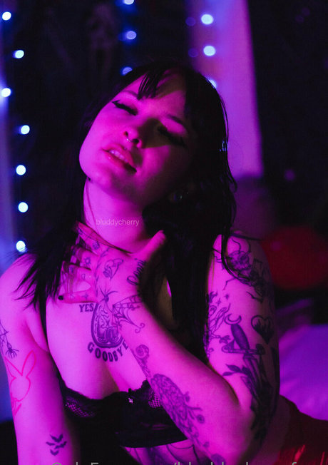 bluddycherryfree model perfect images