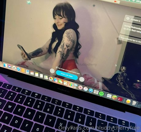 bluddycherryfree model erotic pictures