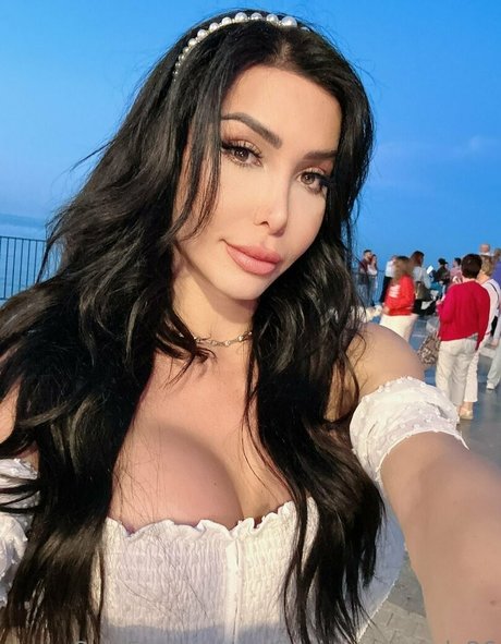 curvy girls onlyfans pornographic gallery