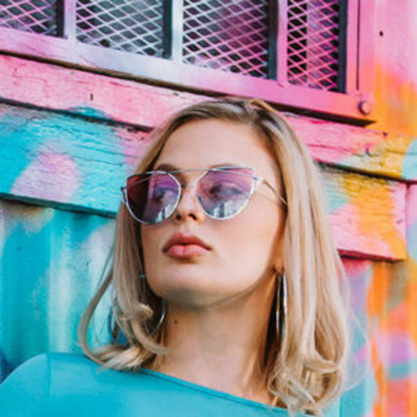 Sloan Harper pornographic model pictures