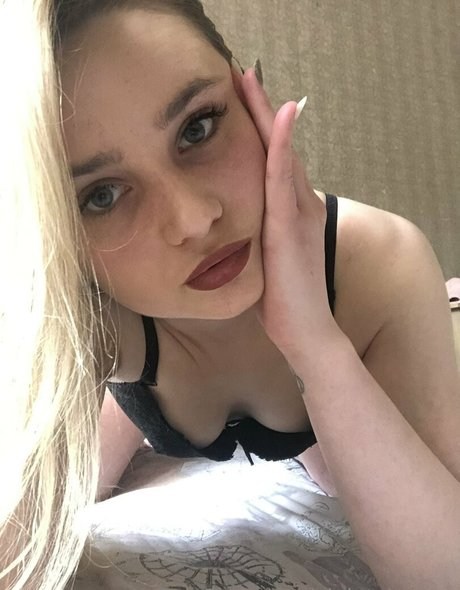 violetcherryy porn actress pic