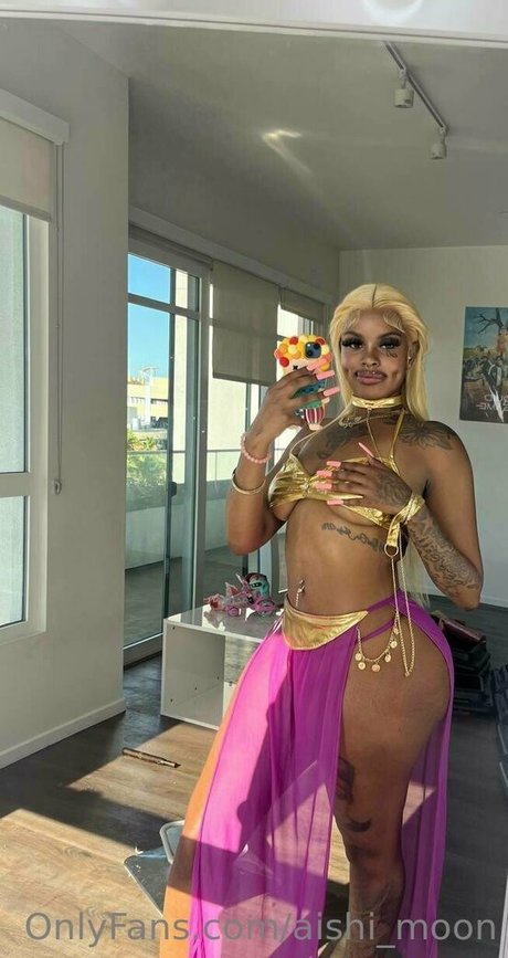 aishi moon best actress gallery