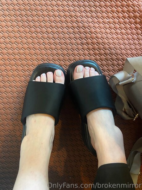 Brokenmirror__ star art pic