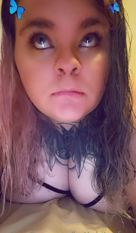 battybitxxfree nude model picture