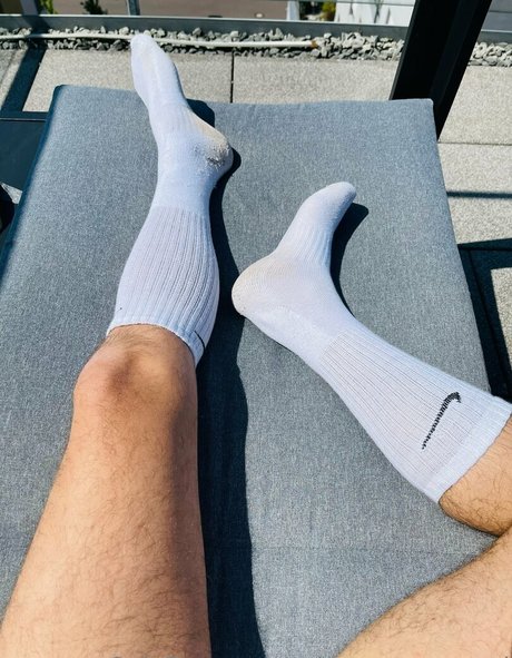 snkrs uncensored model hot picture