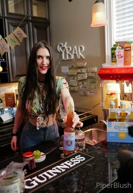 piperblushfree free model photo