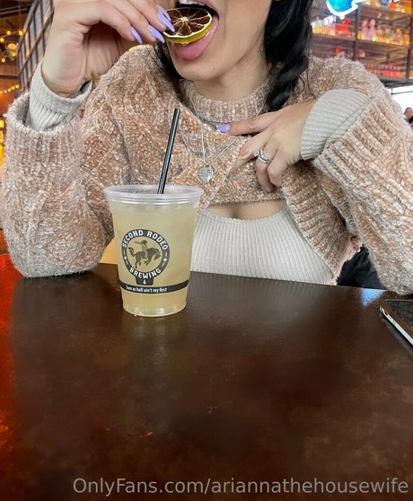 ariannathehousewife erotic actress image