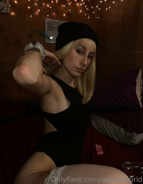 tattooed shemale onlyfans top pictures