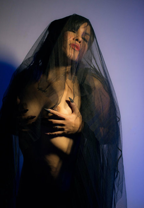 alheelove exclusive model picture