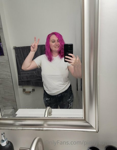 piddykatfree pornographic model gallery