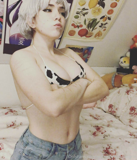 Amberthevalkyrie sexy model images