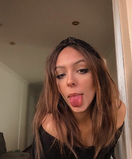 Calistah sexy pornstar img