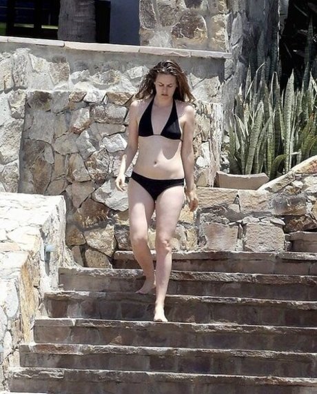 Alicia Silverstone hot pornstar pictures