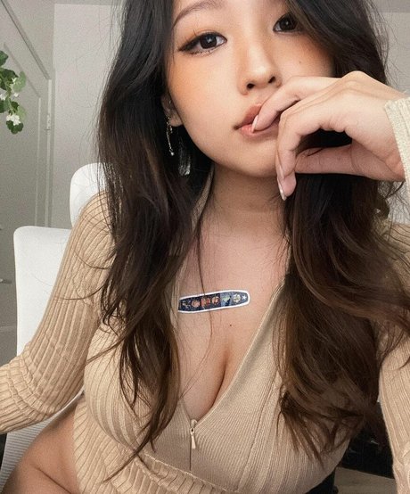 Kang Hee Yoon pornstar nude img