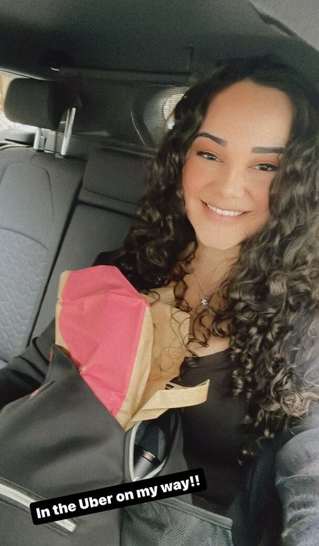 Maggie Renee model free image