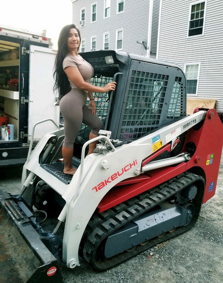 Tina Khm perfect actress image