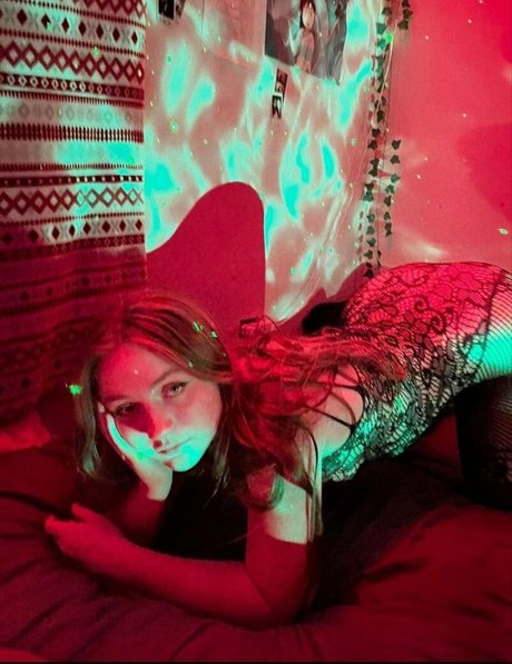 thqttie star nude photo