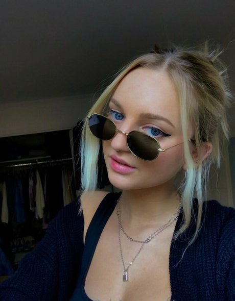 avacanary star beautiful images