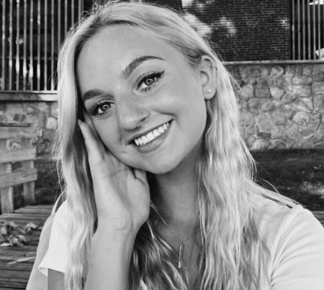 avacanary erotic model picture