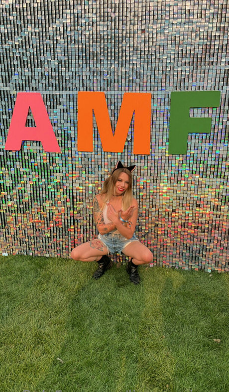 linamorrissey pretty actress pic