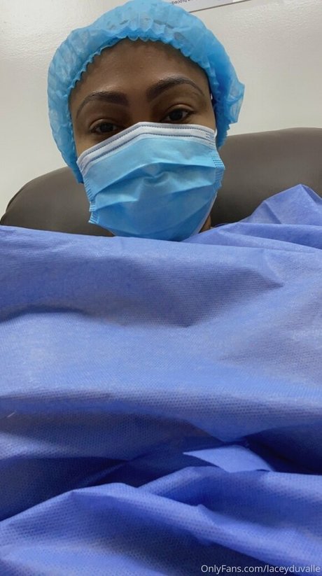 LaceyDuvalle erotic actress img