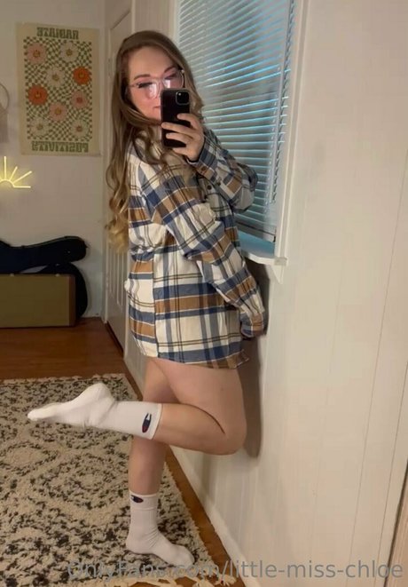 little miss chloe nudes model photos