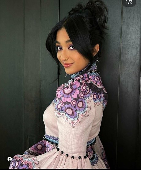 Maitreyi Ramakrishnan star hd gallery