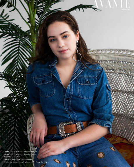 Mary Mouser Quick model image