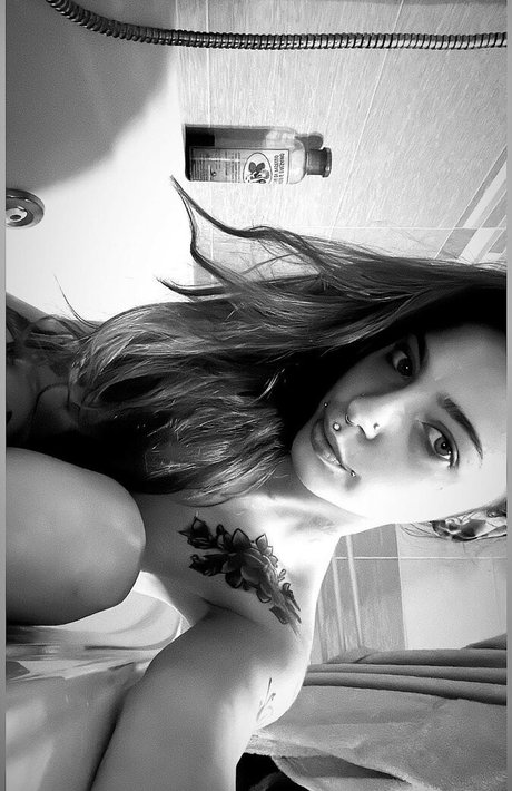 evasciacca model nude img