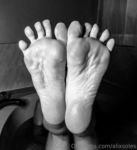 alixsoles model nude gallery