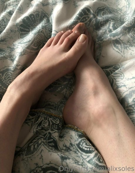 alixsoles beautiful model img