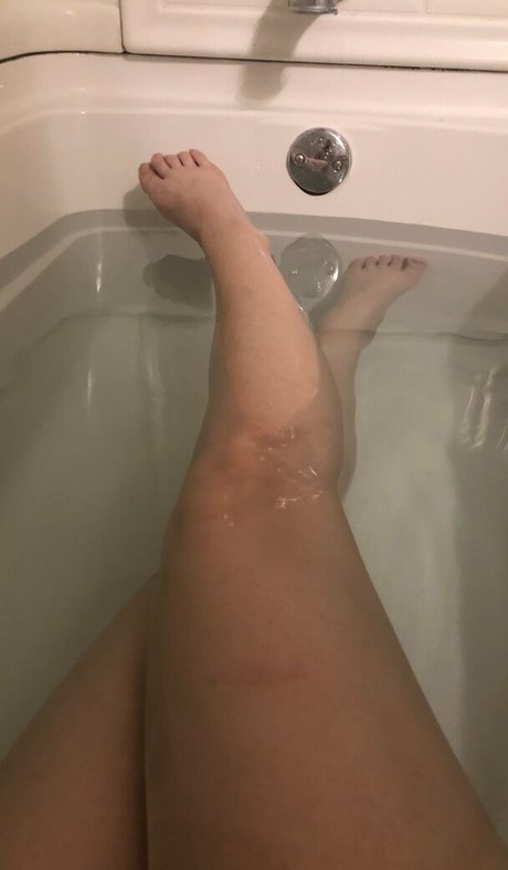 asmrkay model pretty photo