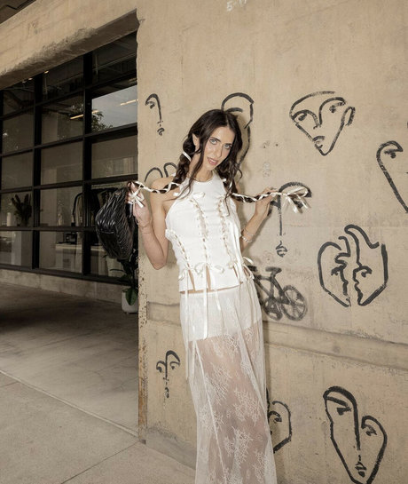 Hila Klein nude model picture