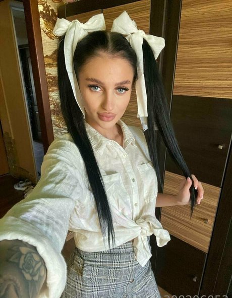 charming megan star free picture