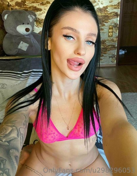 charming megan hd actress image