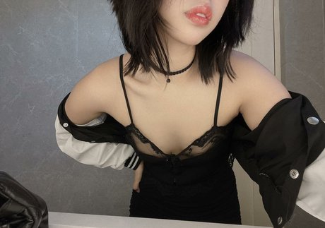 Emiliabear hot star pictures