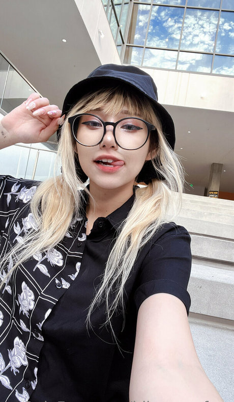 idlesann free pornstar pretty pictures