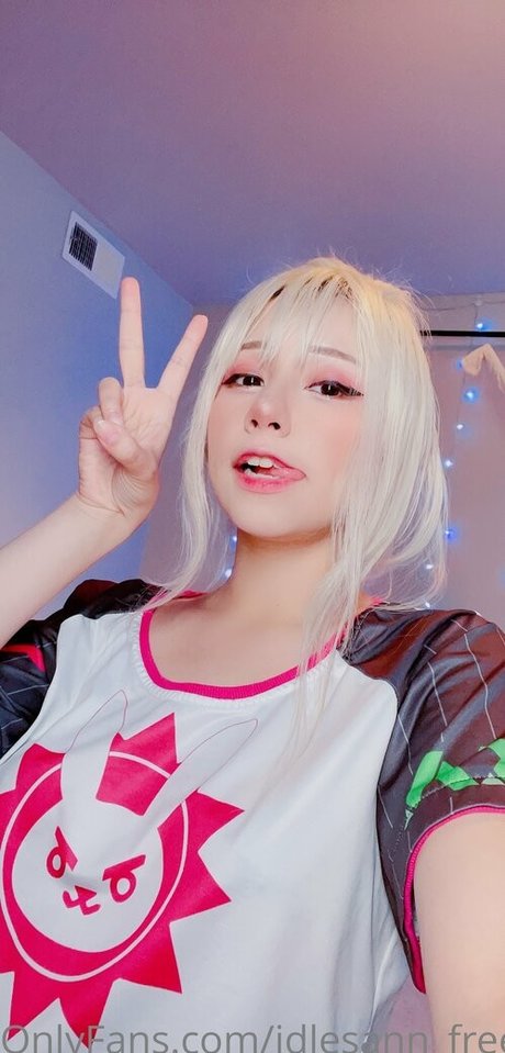 idlesann free pornstar naked image