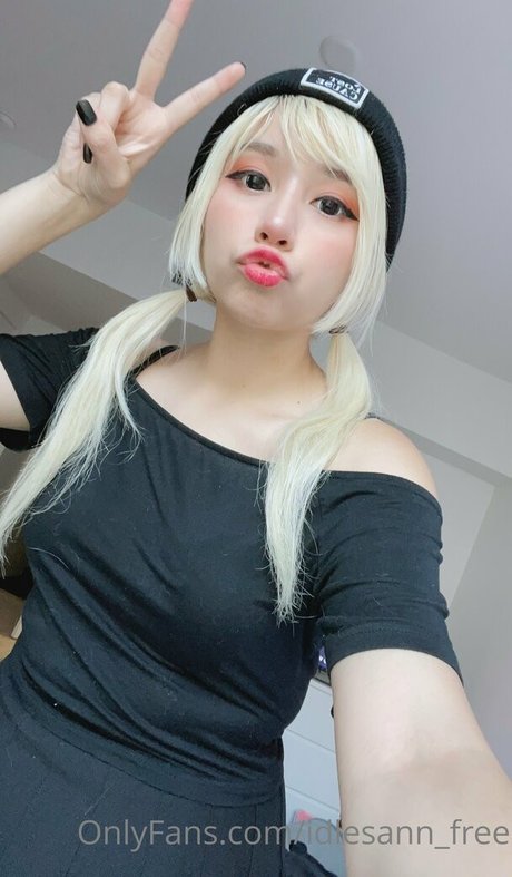 thigh high boots onlyfans art porn gallery