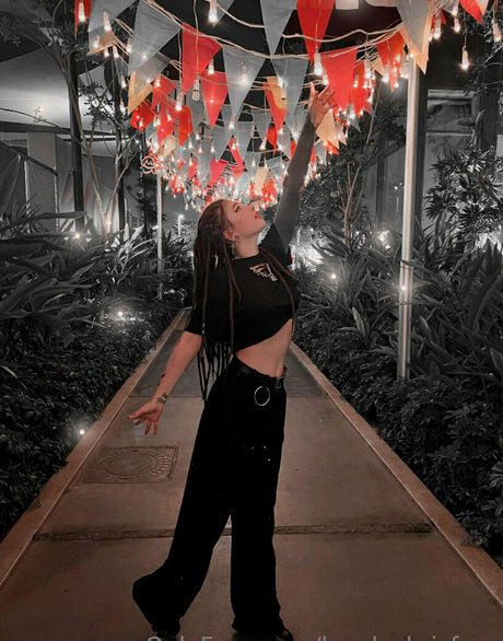 lovelychrisfree model erotic photo