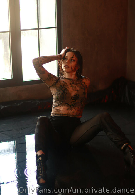 urr private dance nude model gallery